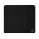 Mouse pad speed gamer Ultradash preto, tamanho 450x400mm, formato retangular com bordas costuradas e superfície suave de tecido, fundo da imagem totalmente branco para dar máxima ênfase ao produto.